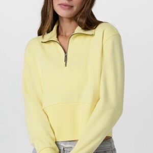 NWT Vuori Sedona Cropped Half Zip